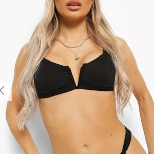 NWT Ribbed Black Underwired V Bikini Top / Size 4